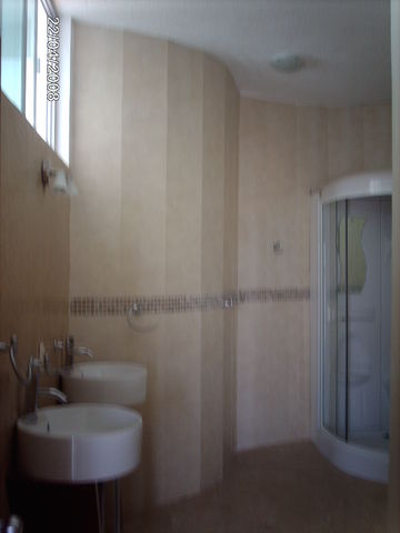 BAÑO MINIMALISTA