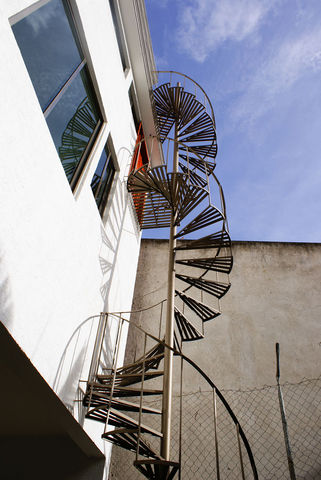 ESCALERA DE CARACOL PARA SERVICIO